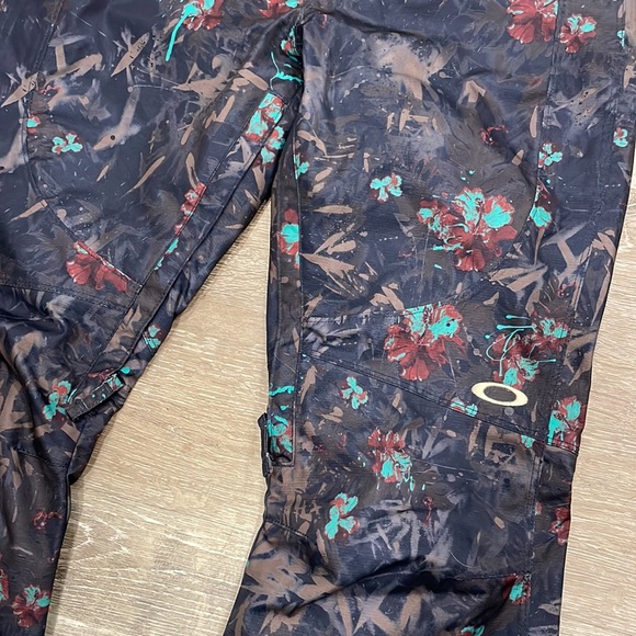 Oakley Biozone Abstract Floral Ski / Snowboard Pants - Picture 3 of 9